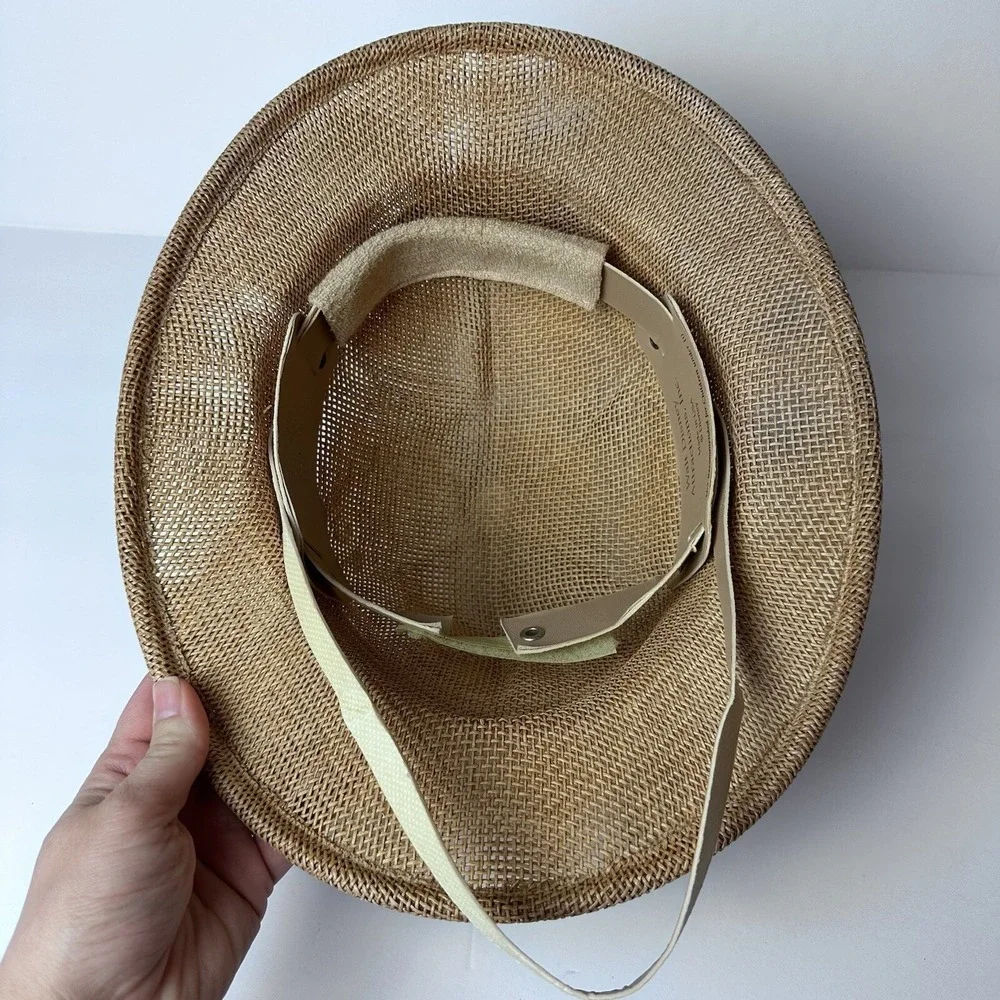 Walt Disney Attractions  Animal Kingdom Kilimanjaro Safaris Hat. Adjustable.